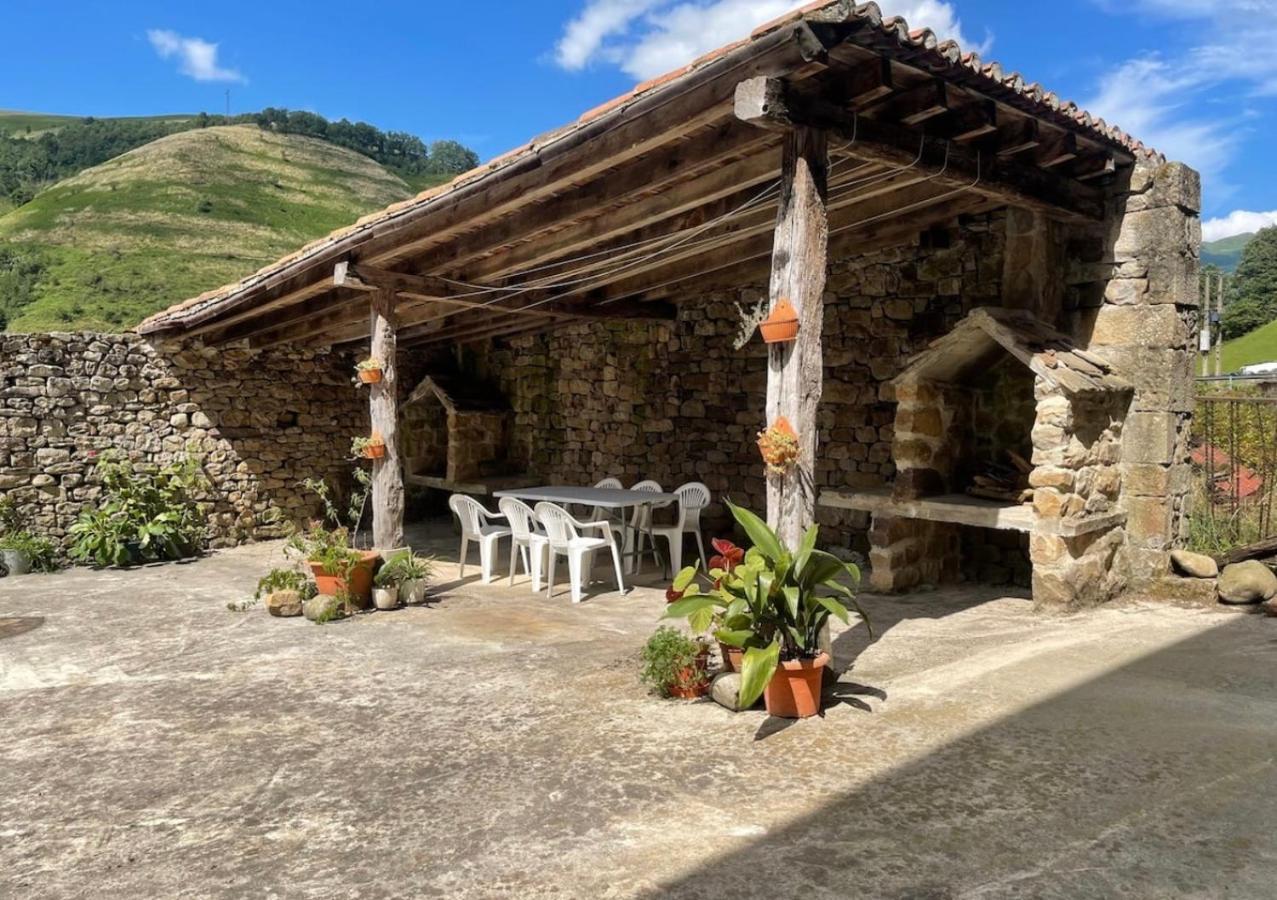 Appartamento Lavieja Panaderia 2 Casa Rural Con Encanto Vega de Pas Esterno foto